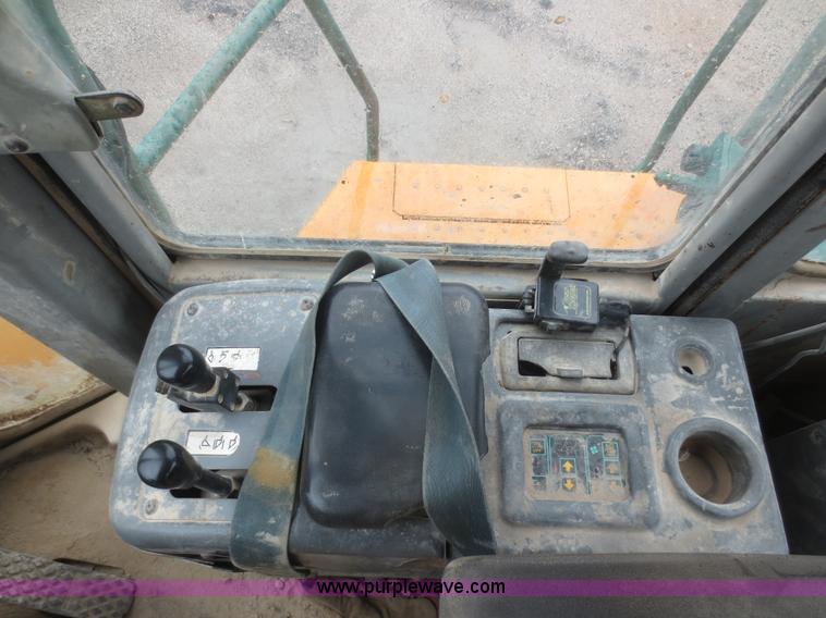 image for item D2109 1997 Kawasaki 90Z wheel loader