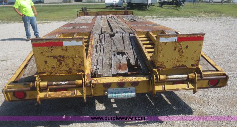 image for item D2120 1994 Eager Beaver 10HDB equipment trailer
