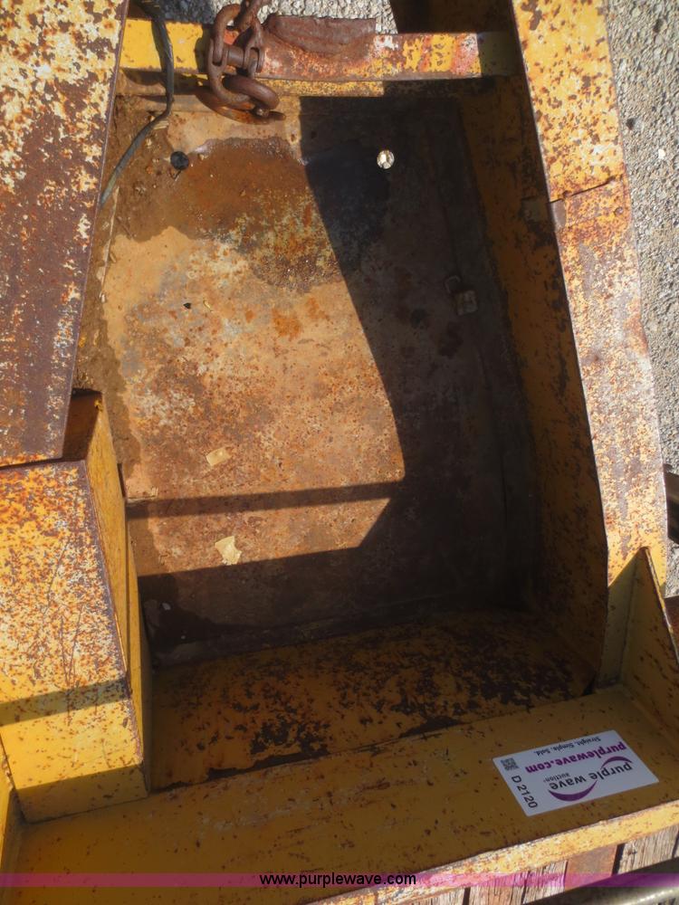 image for item D2120 1994 Eager Beaver 10HDB equipment trailer