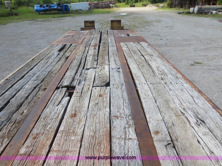 image for item D2120 1994 Eager Beaver 10HDB equipment trailer