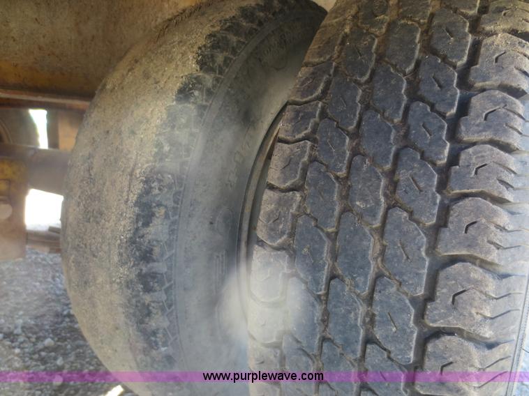 image for item D2120 1994 Eager Beaver 10HDB equipment trailer