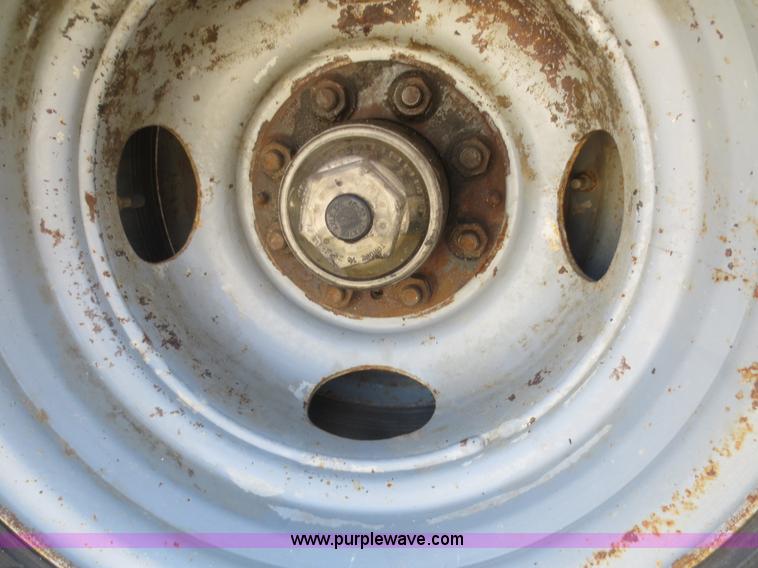 image for item D2120 1994 Eager Beaver 10HDB equipment trailer