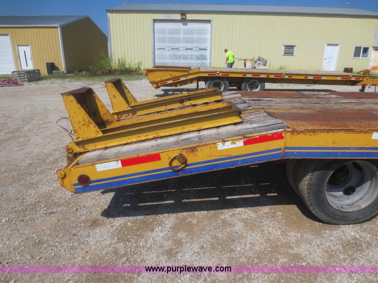 image for item D2120 1994 Eager Beaver 10HDB equipment trailer