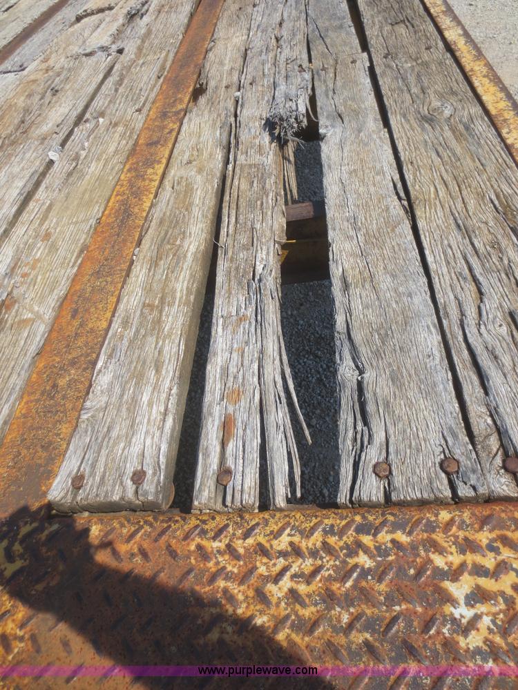 image for item D2120 1994 Eager Beaver 10HDB equipment trailer