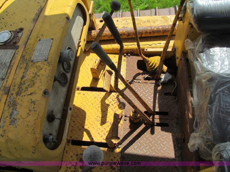 image for item E4920 1962 Caterpillar D6B dozer