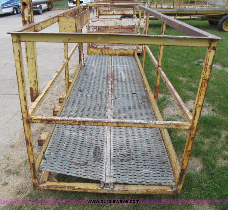 image for item E4928 Personnel basket