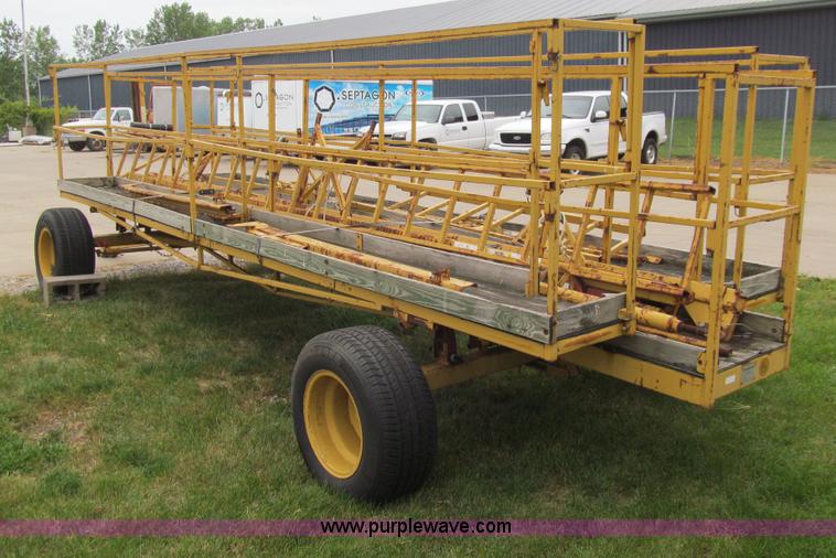 image for item E4930 Rustgo 195 portable work platform