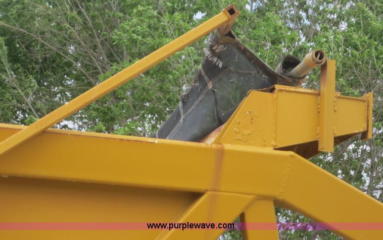 image for item F6942 1995 Ranch belly dump trailer