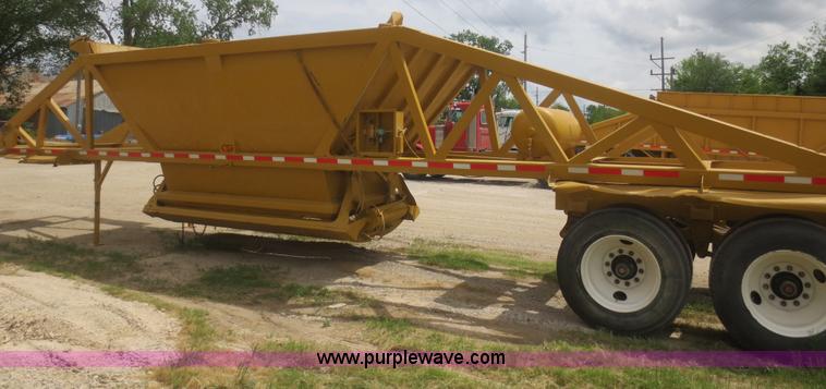 image for item F6943 1995 Ranch belly dump trailer