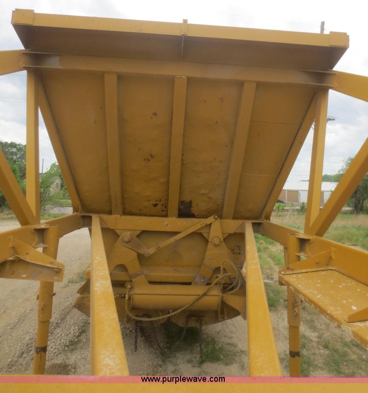 image for item F6943 1995 Ranch belly dump trailer