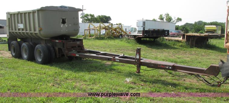 image for item F7159 1994 Fruehauf DAX-14-06D-F3-16 aluminum triple axle dump trailer