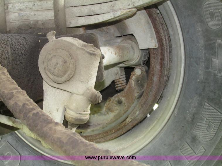 image for item F7159 1994 Fruehauf DAX-14-06D-F3-16 aluminum triple axle dump trailer