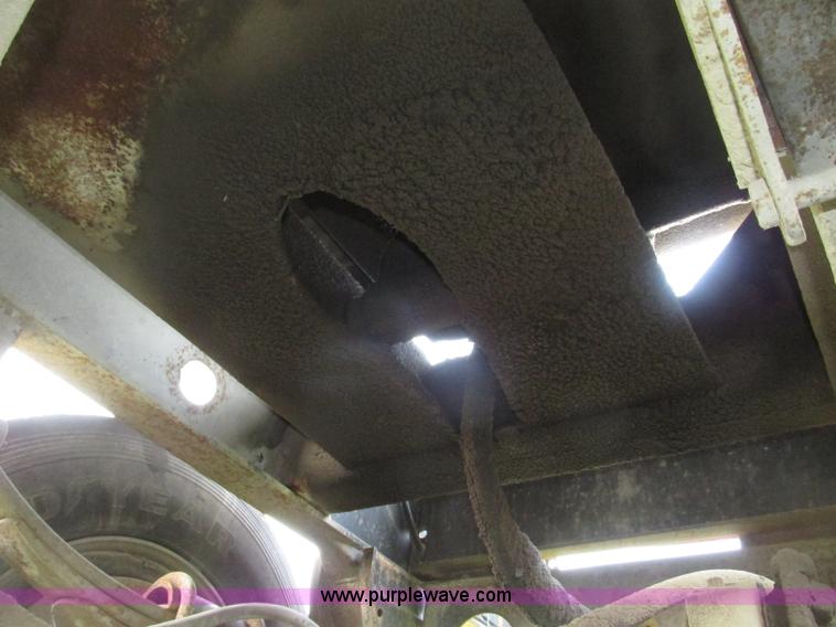 image for item F7159 1994 Fruehauf DAX-14-06D-F3-16 aluminum triple axle dump trailer