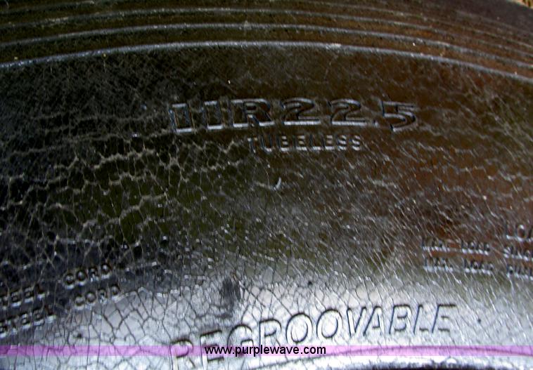 image for item F7159 1994 Fruehauf DAX-14-06D-F3-16 aluminum triple axle dump trailer