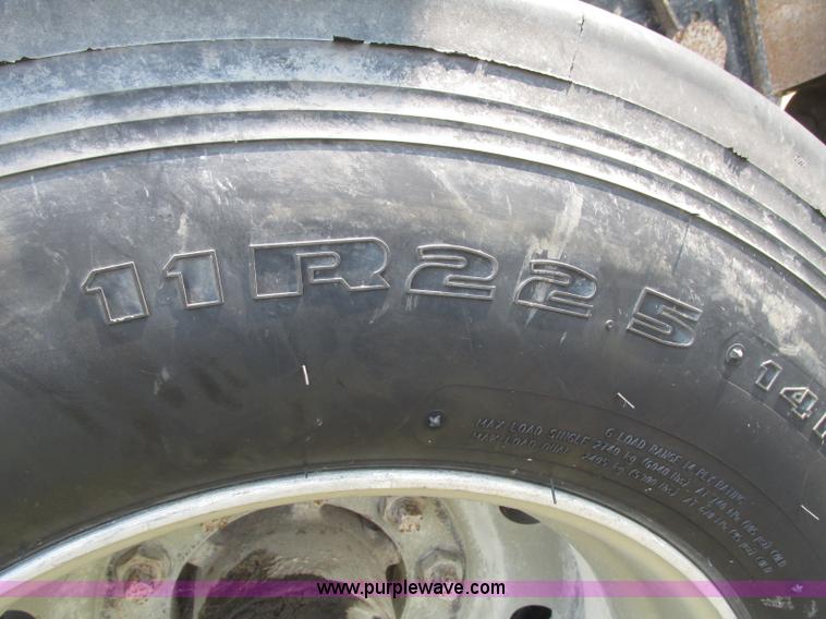 image for item F7159 1994 Fruehauf DAX-14-06D-F3-16 aluminum triple axle dump trailer