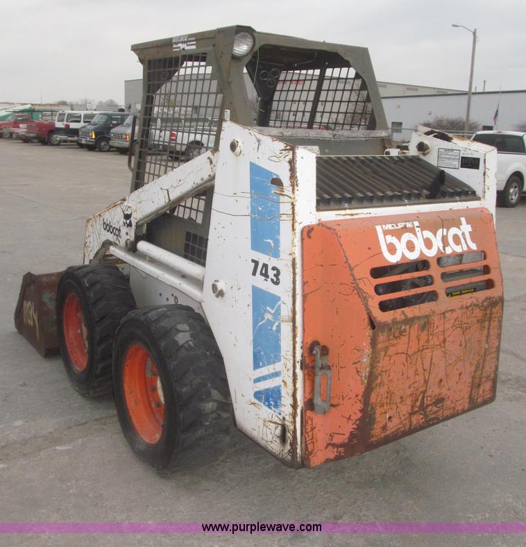 image for item F7278 1989 Bobcat 743 skid steer