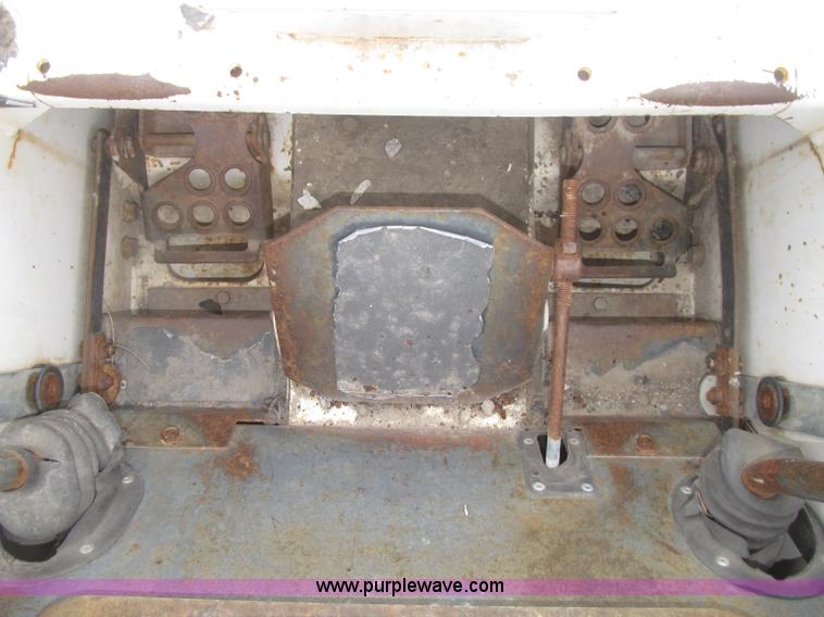 image for item F7278 1989 Bobcat 743 skid steer