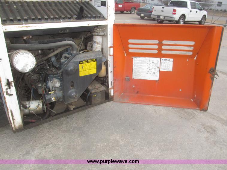 image for item F7278 1989 Bobcat 743 skid steer