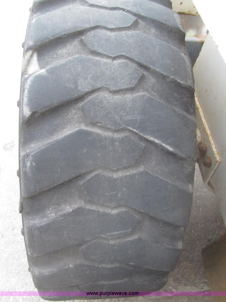 image for item F7278 1989 Bobcat 743 skid steer