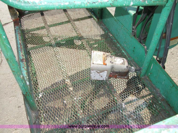 image for item F7473 1999 JLG 35E boom lift