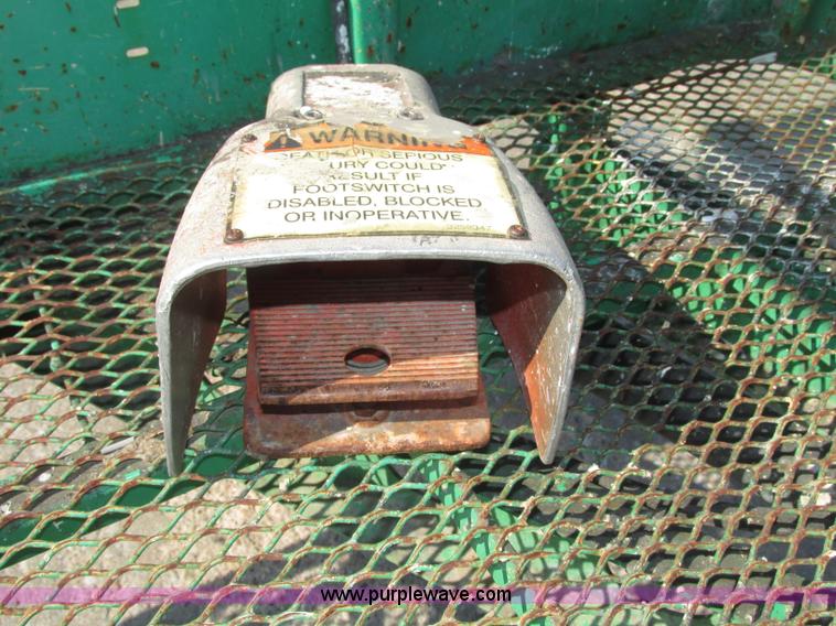 image for item F7473 1999 JLG 35E boom lift