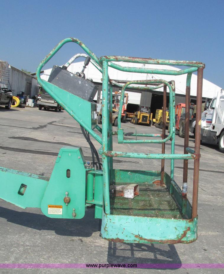 image for item F7473 1999 JLG 35E boom lift