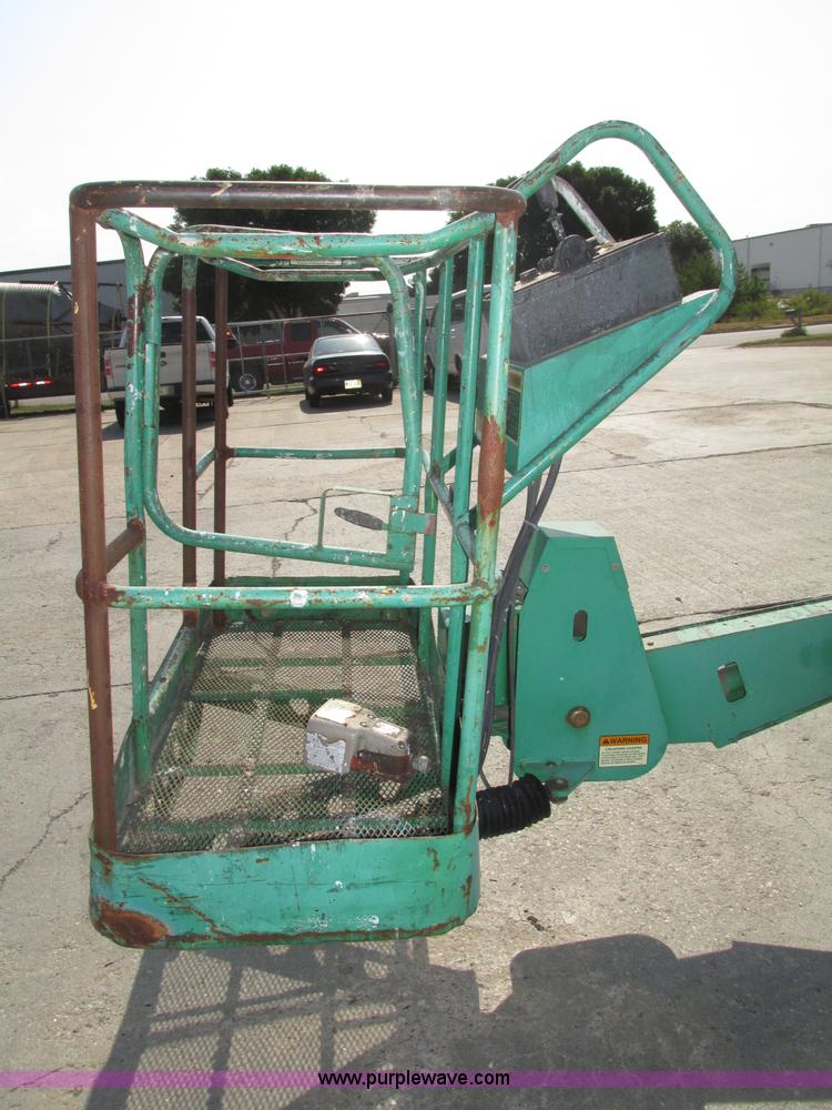 image for item F7473 1999 JLG 35E boom lift