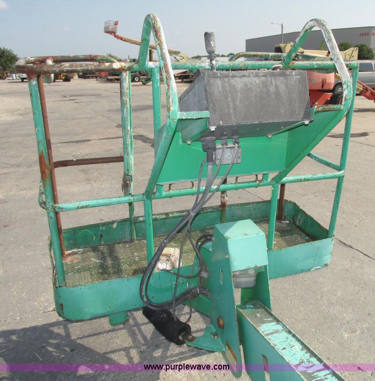 image for item F7473 1999 JLG 35E boom lift