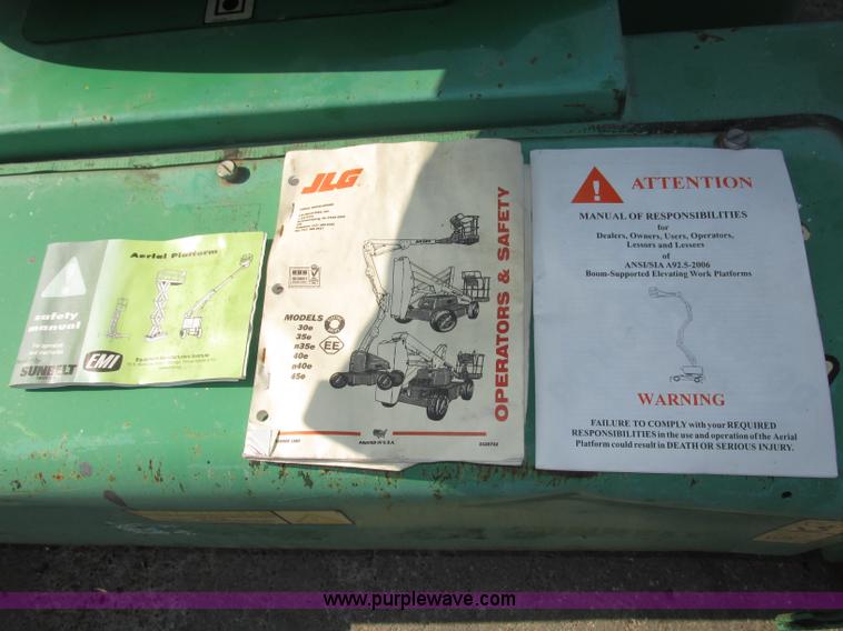 image for item F7473 1999 JLG 35E boom lift
