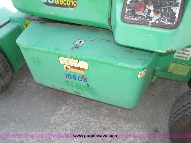 image for item F7473 1999 JLG 35E boom lift