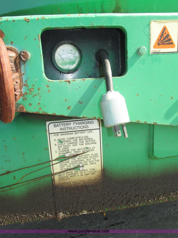 image for item F7473 1999 JLG 35E boom lift