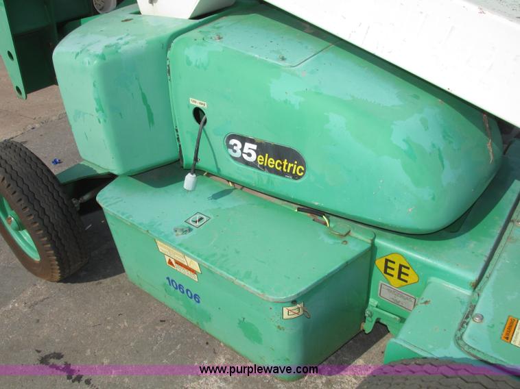 image for item F7473 1999 JLG 35E boom lift