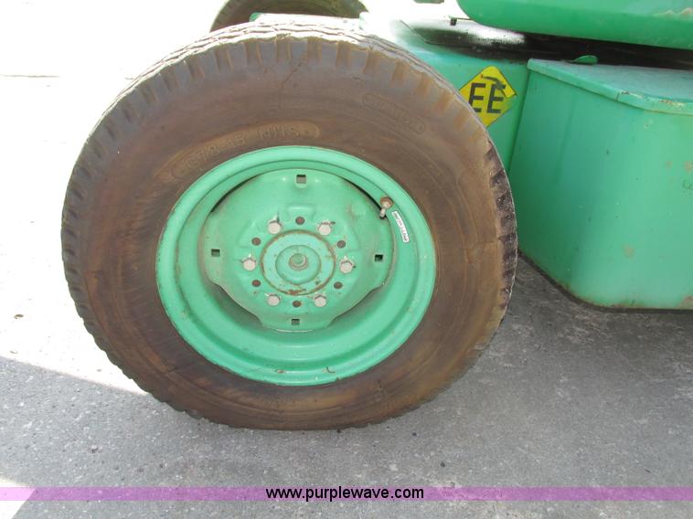 image for item F7473 1999 JLG 35E boom lift