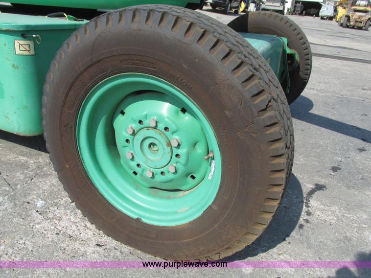 image for item F7473 1999 JLG 35E boom lift