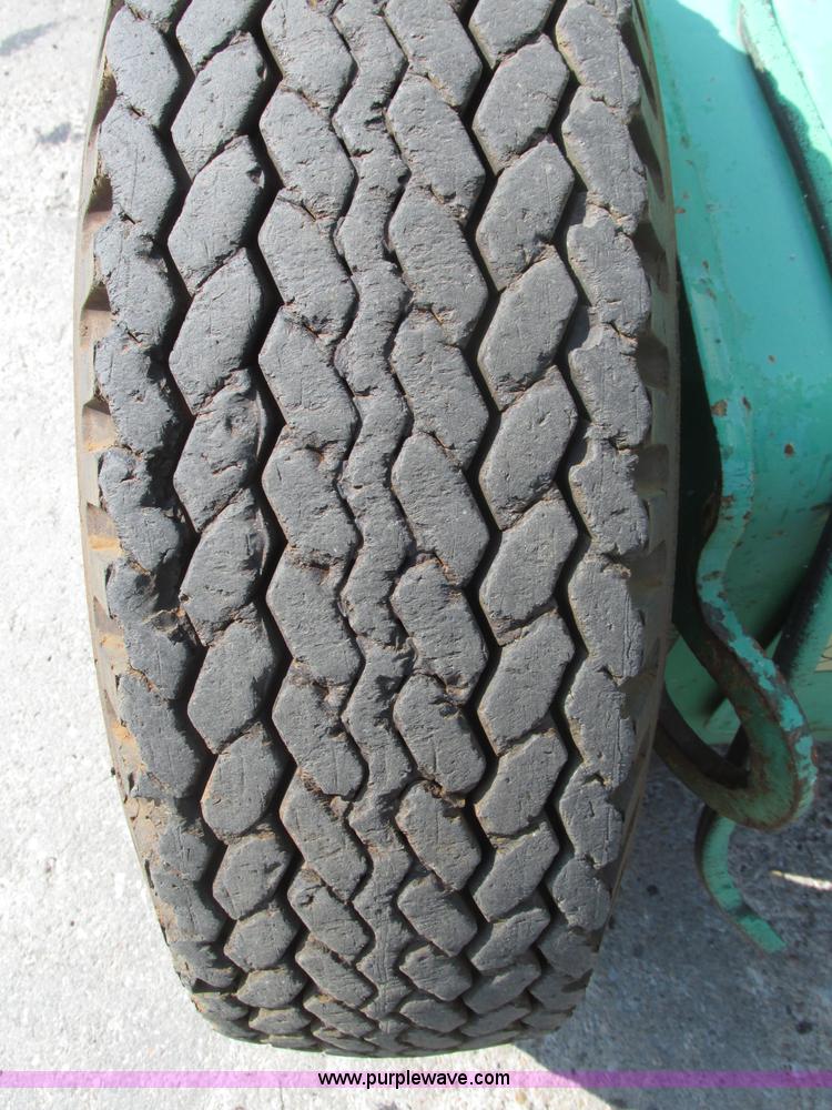 image for item F7473 1999 JLG 35E boom lift