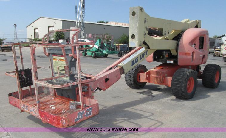 image for item F7474 2000 JLG 450A boom lift