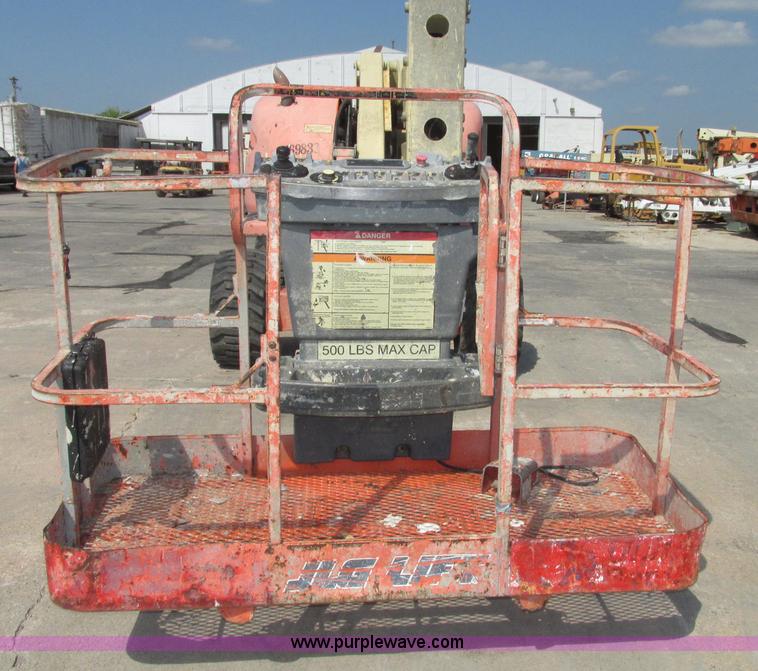 image for item F7474 2000 JLG 450A boom lift