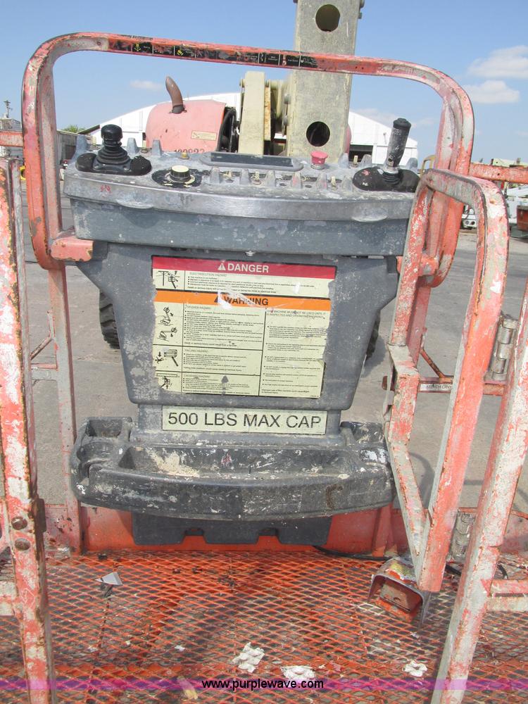 image for item F7474 2000 JLG 450A boom lift