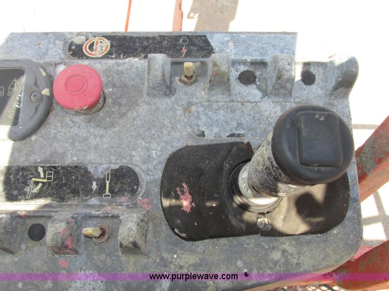 image for item F7474 2000 JLG 450A boom lift