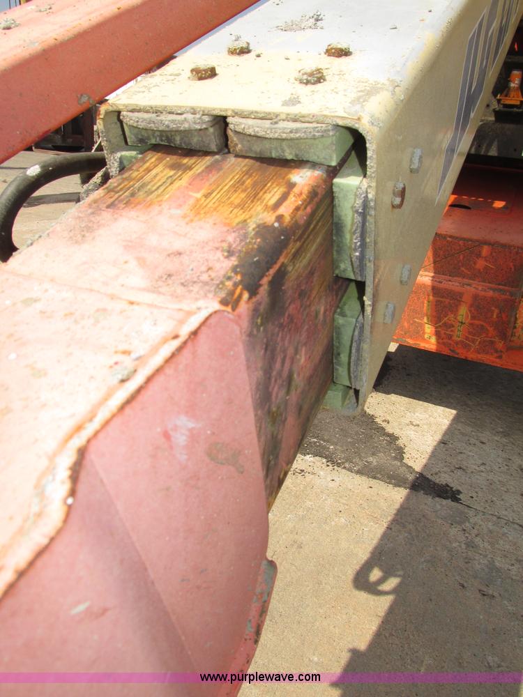 image for item F7474 2000 JLG 450A boom lift