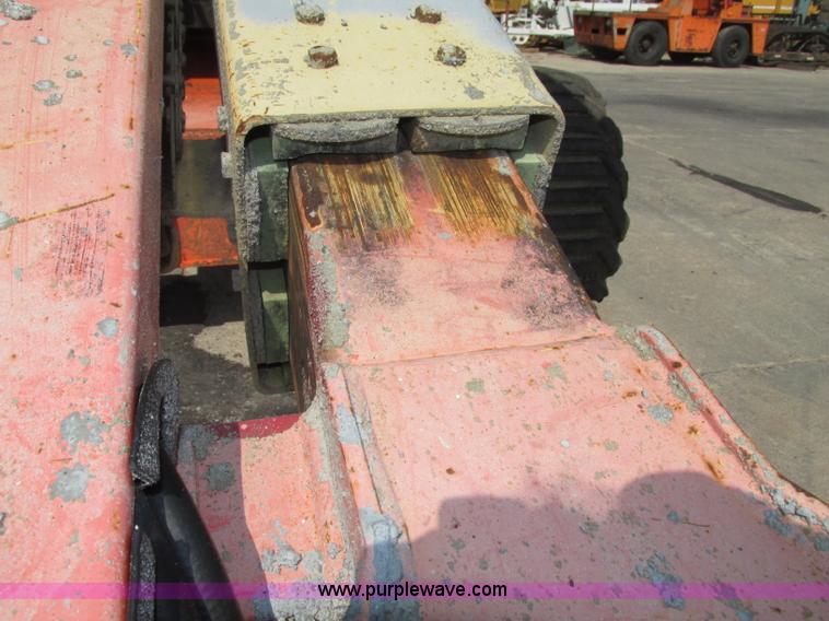 image for item F7474 2000 JLG 450A boom lift