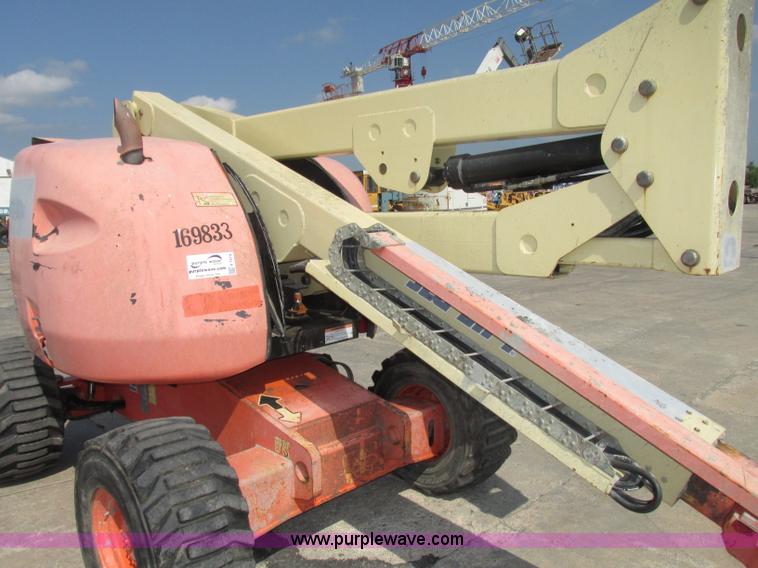 image for item F7474 2000 JLG 450A boom lift