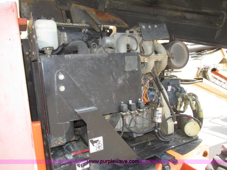 image for item F7474 2000 JLG 450A boom lift