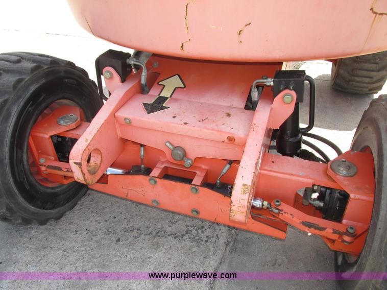 image for item F7474 2000 JLG 450A boom lift