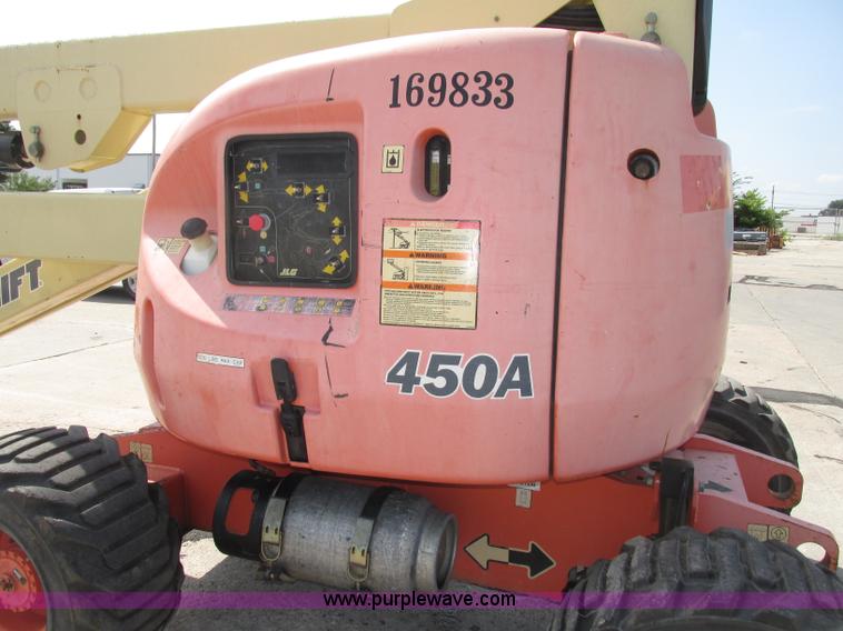 image for item F7474 2000 JLG 450A boom lift