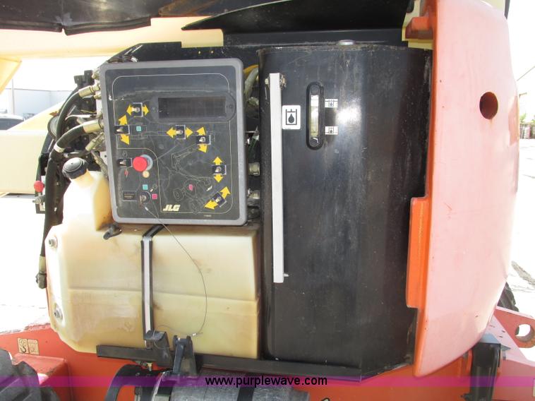 image for item F7474 2000 JLG 450A boom lift