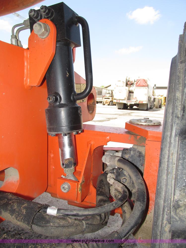 image for item F7474 2000 JLG 450A boom lift