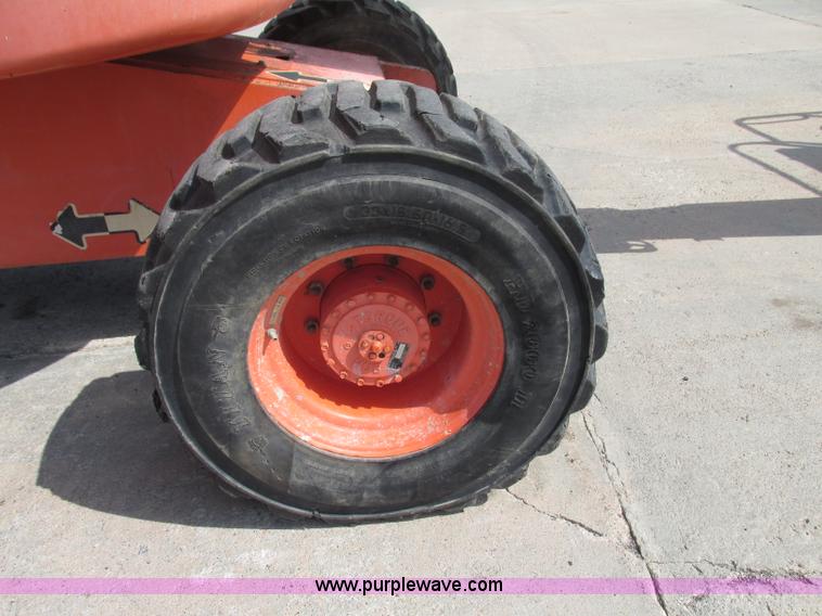 image for item F7474 2000 JLG 450A boom lift