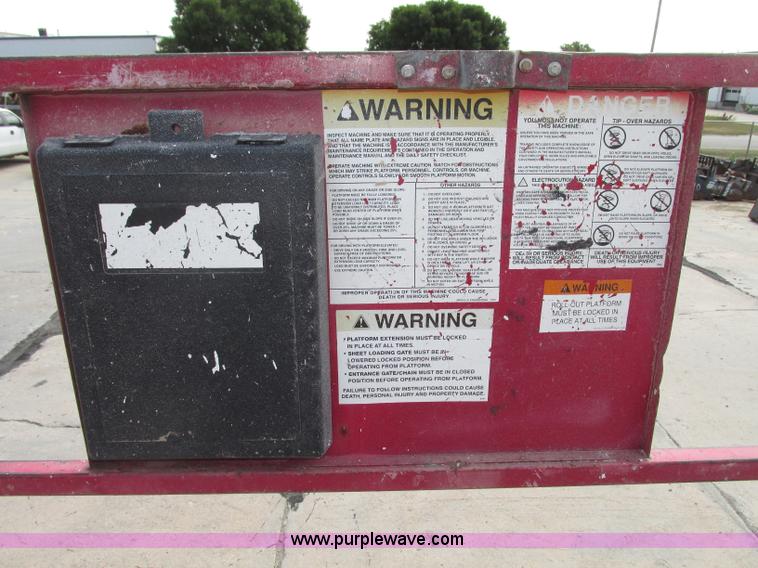 image for item F7475 Mec 33RT scissor lift