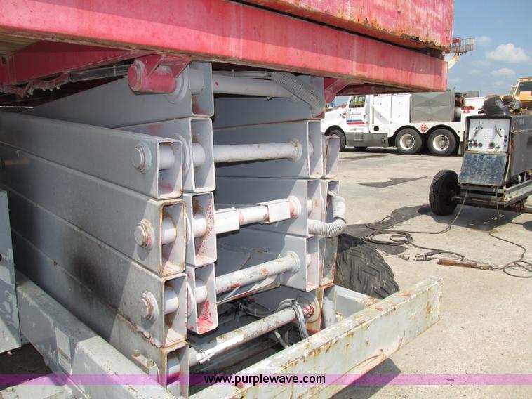 image for item F7475 Mec 33RT scissor lift